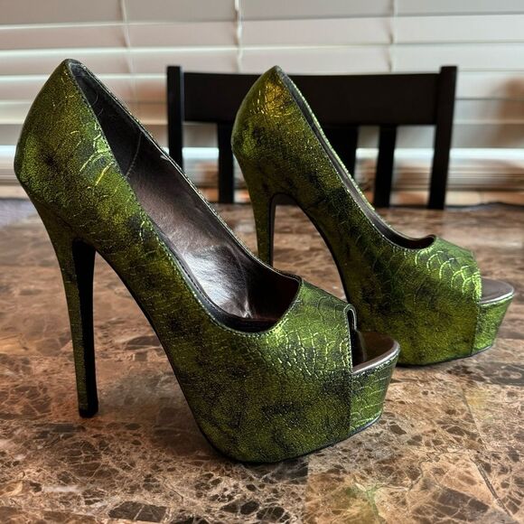 Shoe Dazzle Platform Heels Size 7 Metallic Green Snake Print Peep Toe - Picture 12 of 12